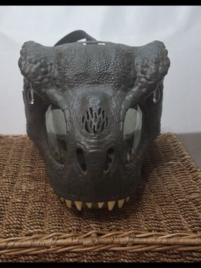 Mattel Jurassic World Rebirth T-Rex Rage N Roar Mask - Light And Sounds